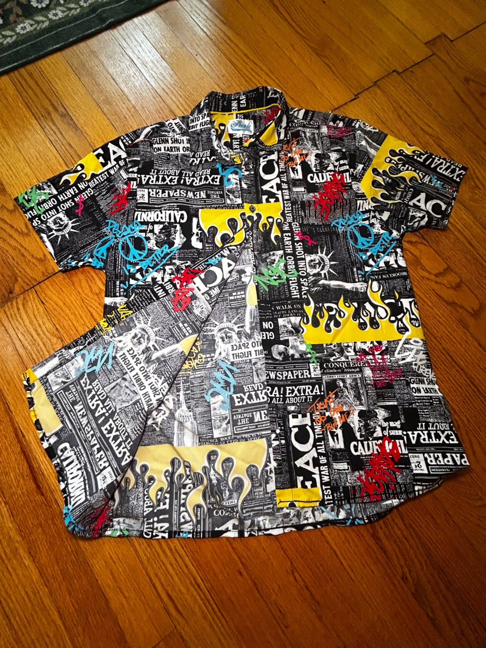 Fresh Prince of Bel-Air Newspaper Graffiti Button-Up, 90s Retro Shirt - Large - Picture 3 of 6